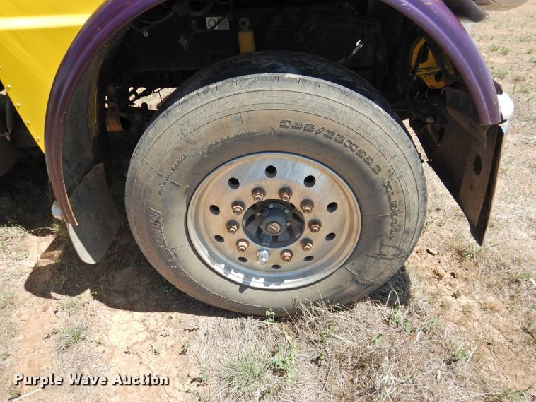 image for item DI0223 2013 Peterbilt 389  semi truck