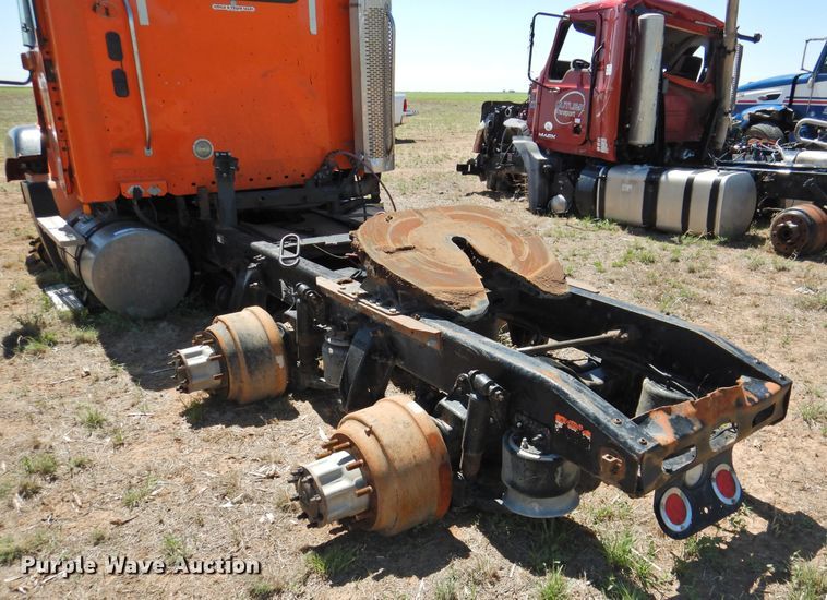 image for item DI0224 2005 Freightliner ST120  semi truck