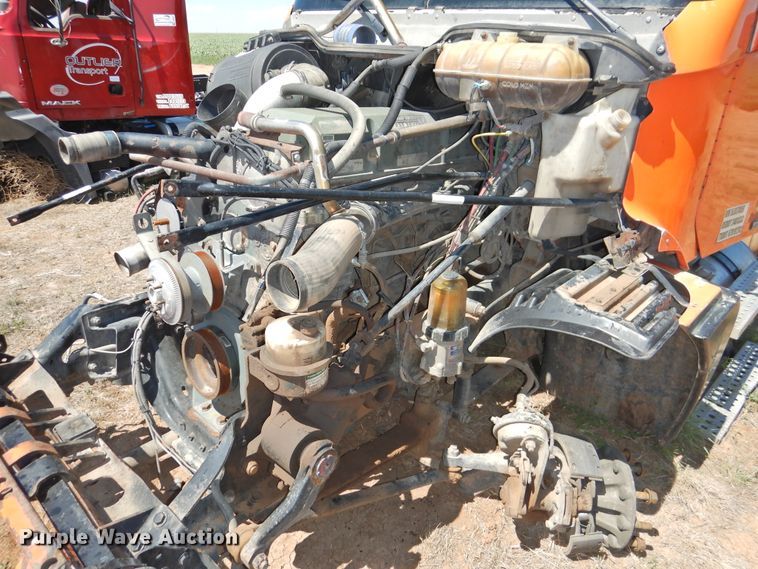 image for item DI0224 2005 Freightliner ST120  semi truck