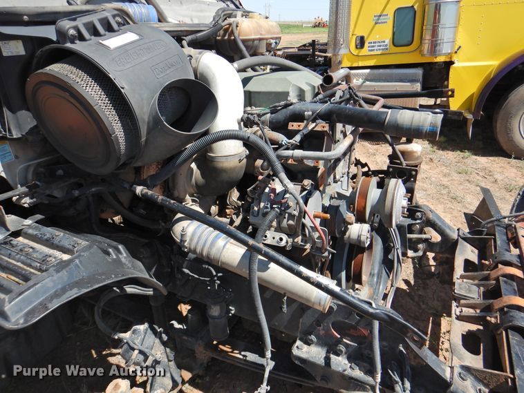 image for item DI0224 2005 Freightliner ST120  semi truck