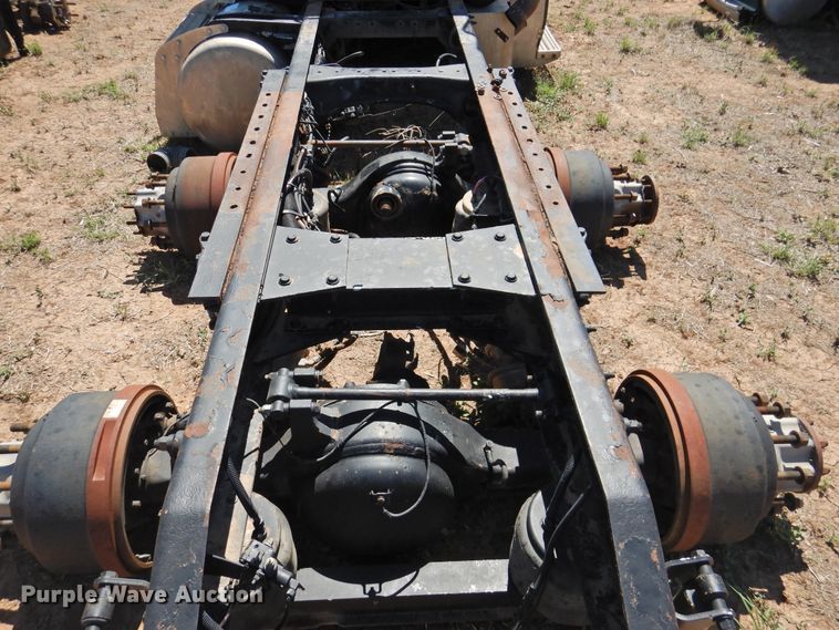 image for item DI0226 2010 Peterbilt 384  semi truck