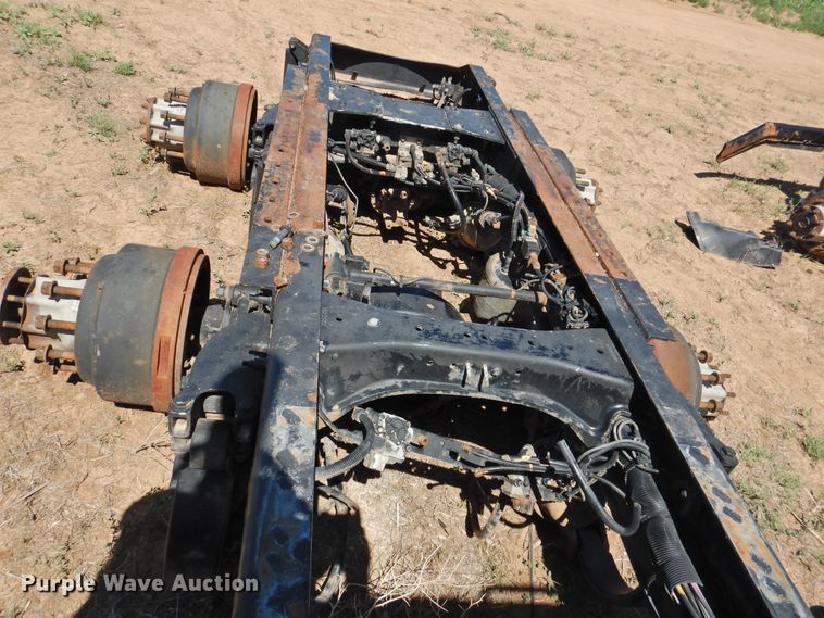 image for item DI0226 2010 Peterbilt 384  semi truck