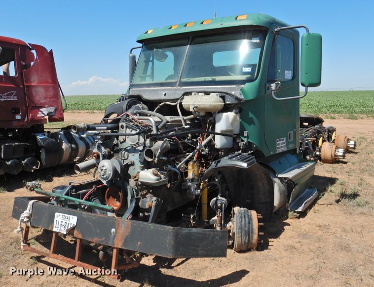 image for item DI0227 2007 Freightliner ST120  semi truck