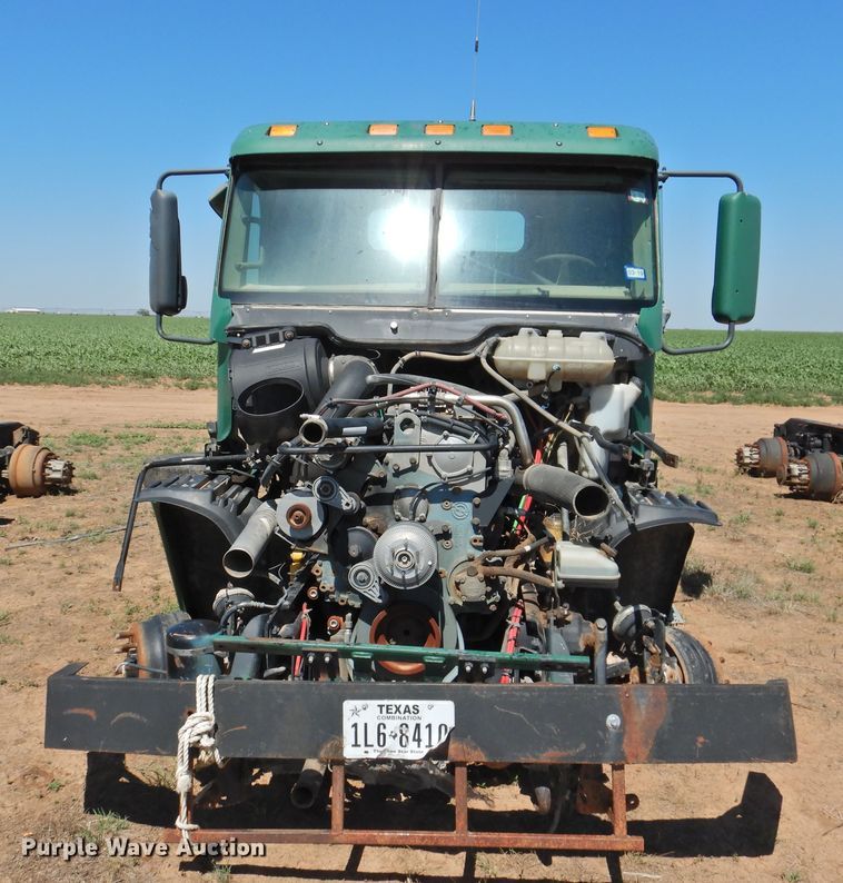 image for item DI0227 2007 Freightliner ST120  semi truck