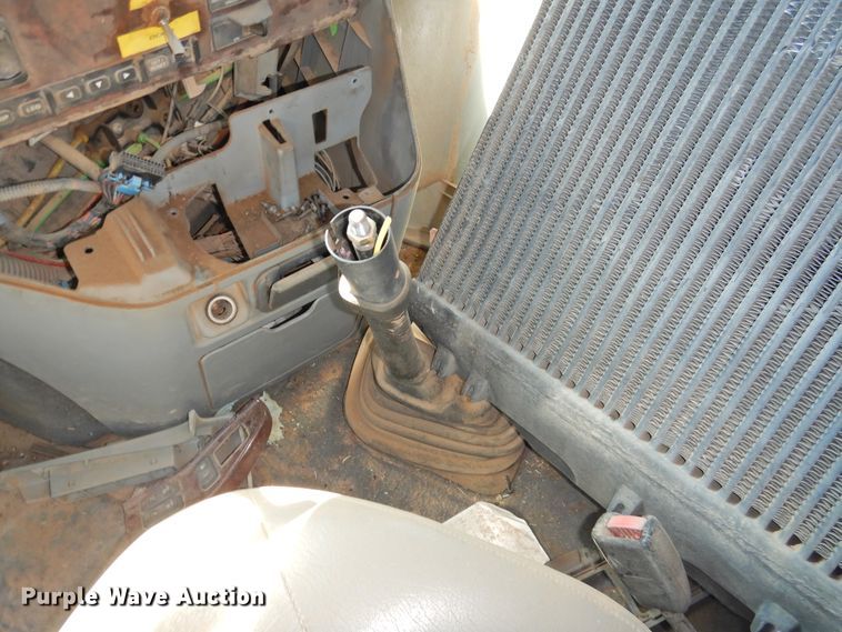 image for item DI0227 2007 Freightliner ST120  semi truck