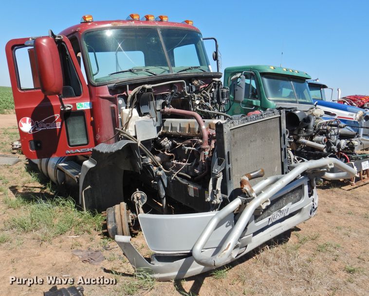 image for item DI0228 2012 Mack CXU613  semi truck