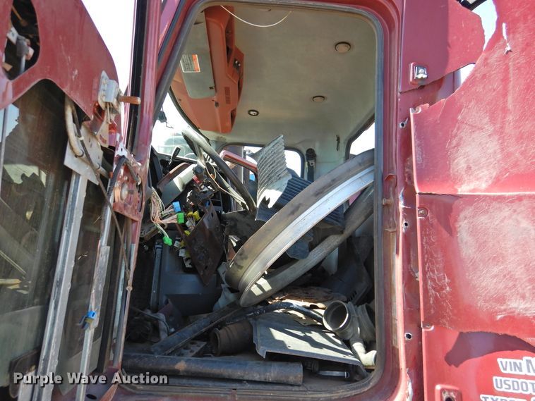 image for item DI0228 2012 Mack CXU613  semi truck