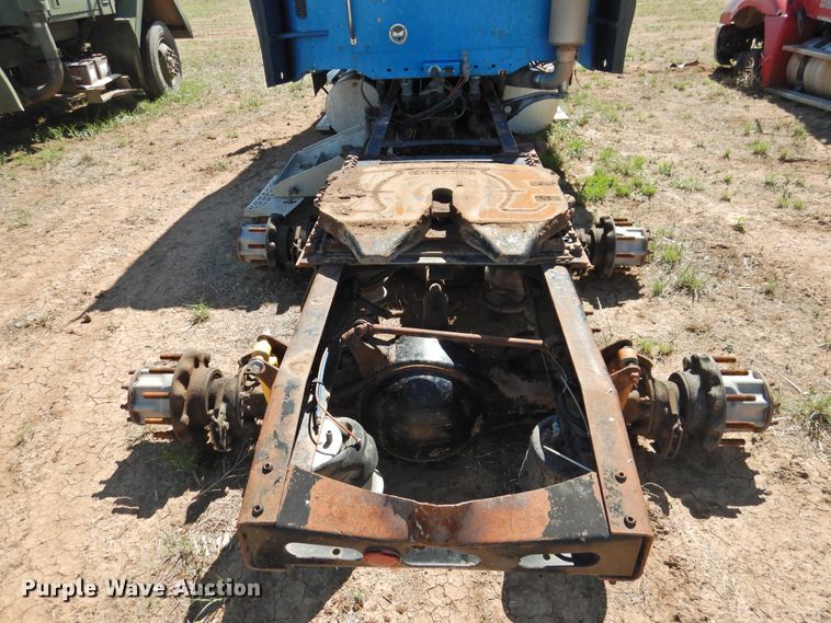 image for item DI0231 2005 Freightliner Columbia 120  semi truck