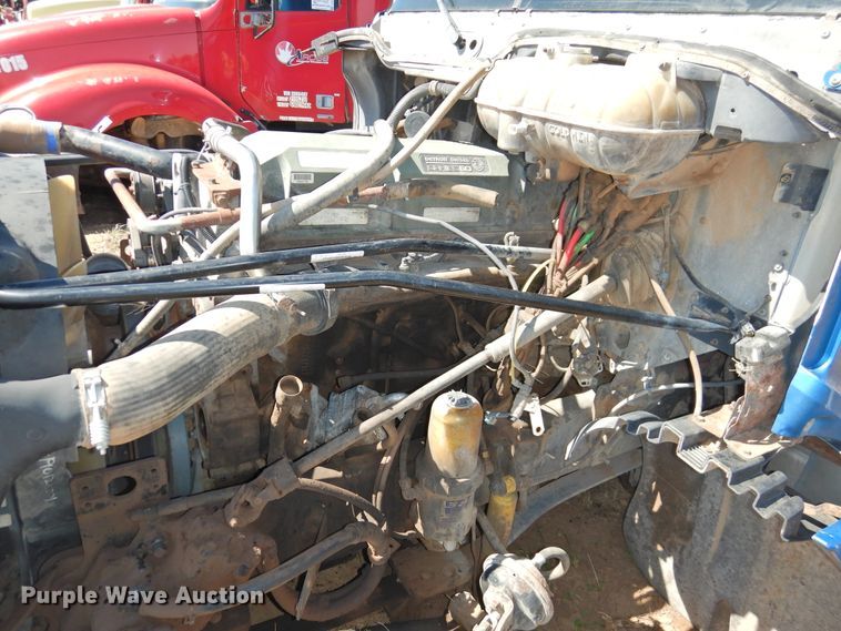 image for item DI0231 2005 Freightliner Columbia 120  semi truck