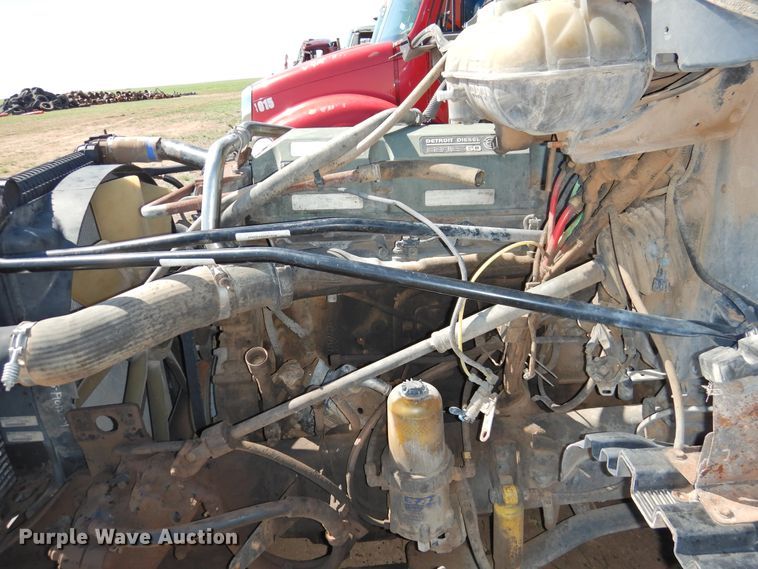 image for item DI0231 2005 Freightliner Columbia 120  semi truck