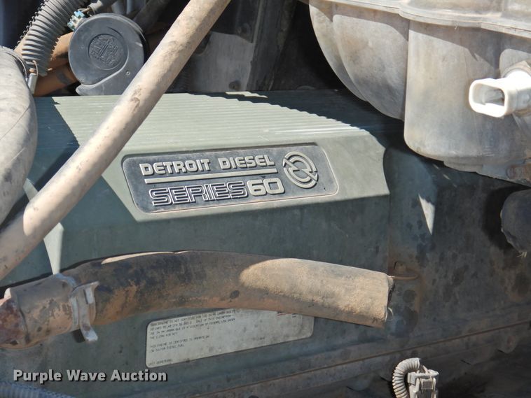 image for item DI0231 2005 Freightliner Columbia 120  semi truck