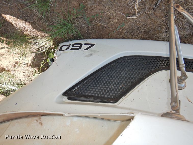 image for item DI0234 2004 Volvo VNL semi truck