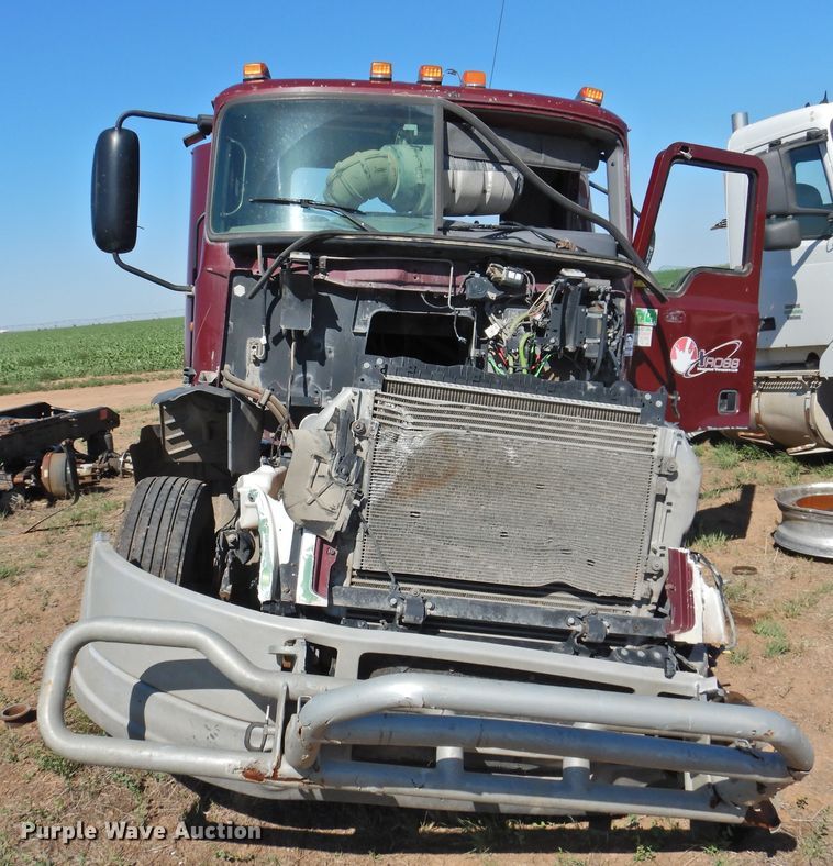 image for item DI0235 2012 Mack CXU613  semi truck