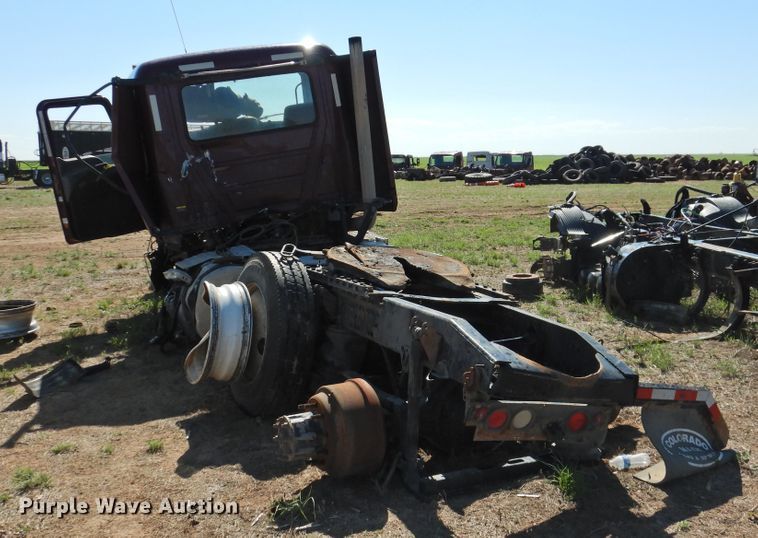 image for item DI0235 2012 Mack CXU613  semi truck