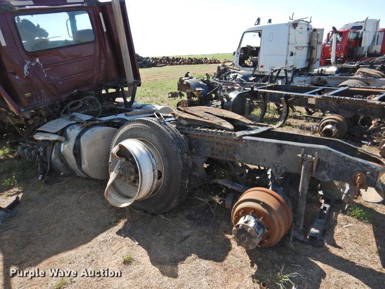 image for item DI0235 2012 Mack CXU613  semi truck