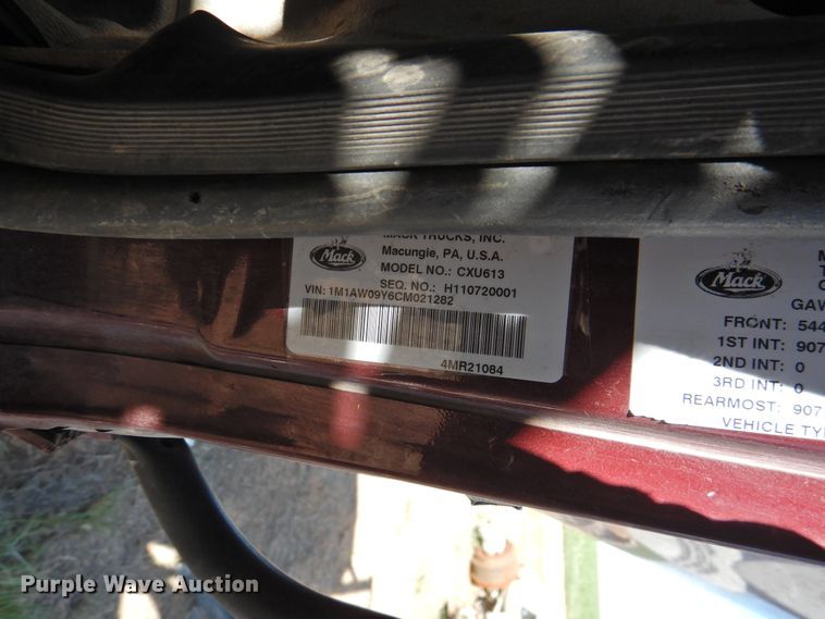 image for item DI0235 2012 Mack CXU613  semi truck