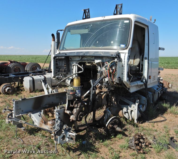 image for item DI0236 2006 Volvo VNL  semi truck