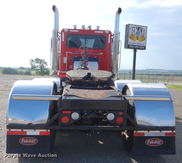 image for item DI0272 2013 Peterbilt 389  semi truck