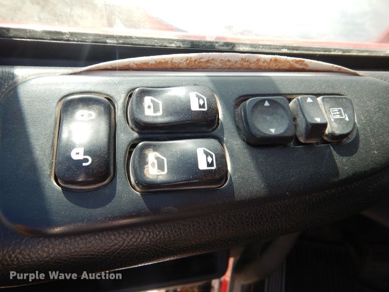 image for item DI0272 2013 Peterbilt 389  semi truck