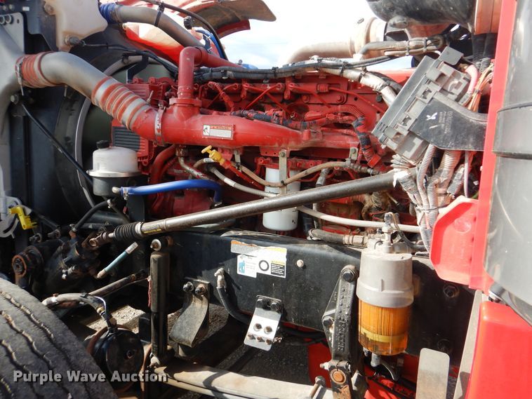 image for item DI0272 2013 Peterbilt 389  semi truck