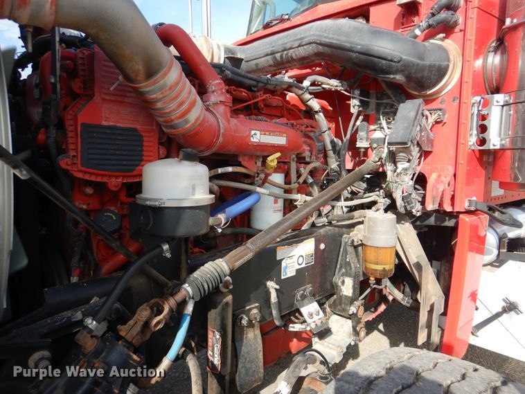 image for item DI0272 2013 Peterbilt 389  semi truck