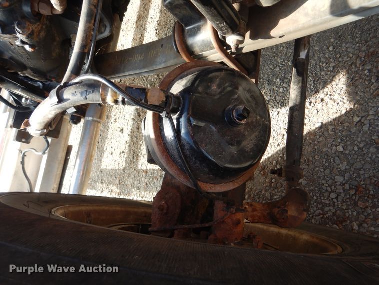 image for item DI0272 2013 Peterbilt 389  semi truck