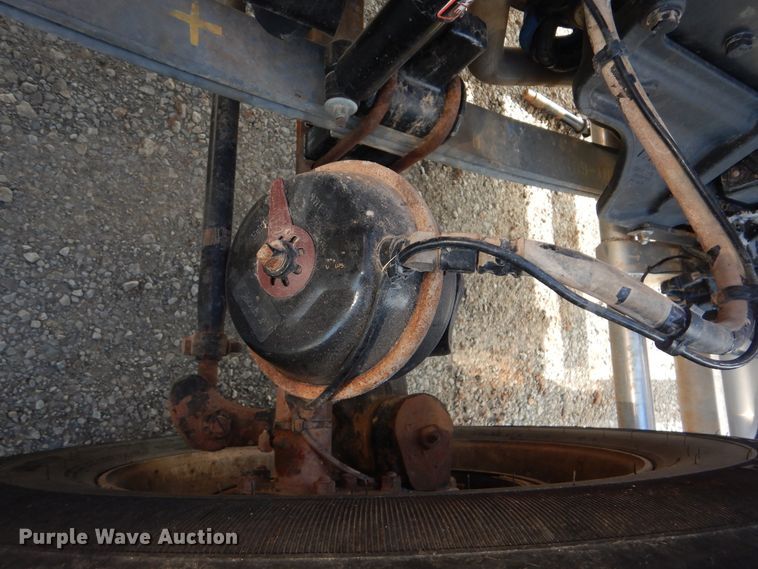 image for item DI0272 2013 Peterbilt 389  semi truck