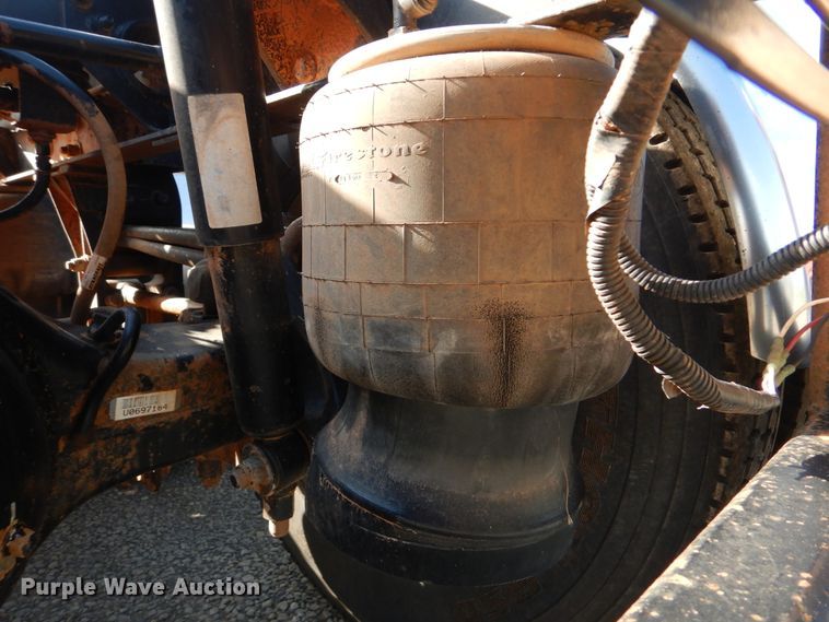 image for item DI0272 2013 Peterbilt 389  semi truck