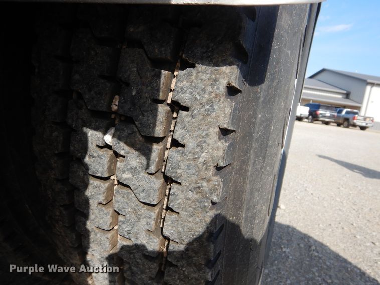 image for item DI0272 2013 Peterbilt 389  semi truck