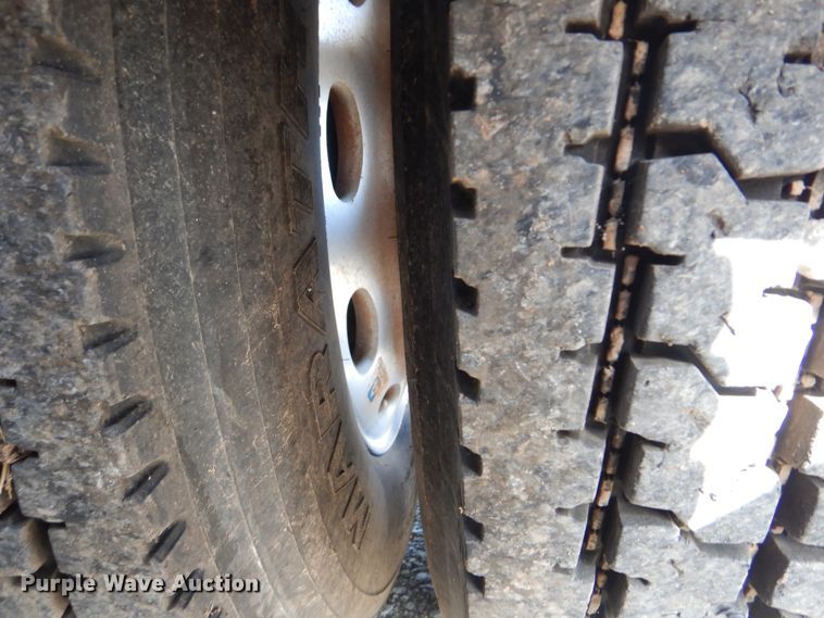 image for item DI0272 2013 Peterbilt 389  semi truck