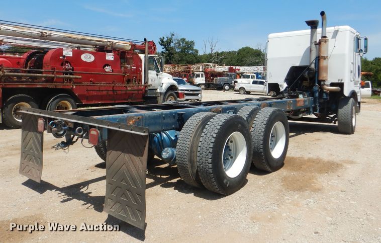 image for item DI0283 1990 Peterbilt 362  truck cab and chassis