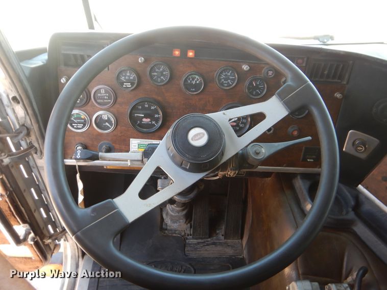 image for item DI0283 1990 Peterbilt 362  truck cab and chassis