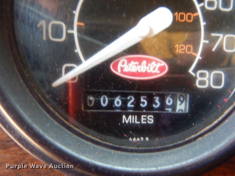 image for item DI0283 1990 Peterbilt 362  truck cab and chassis