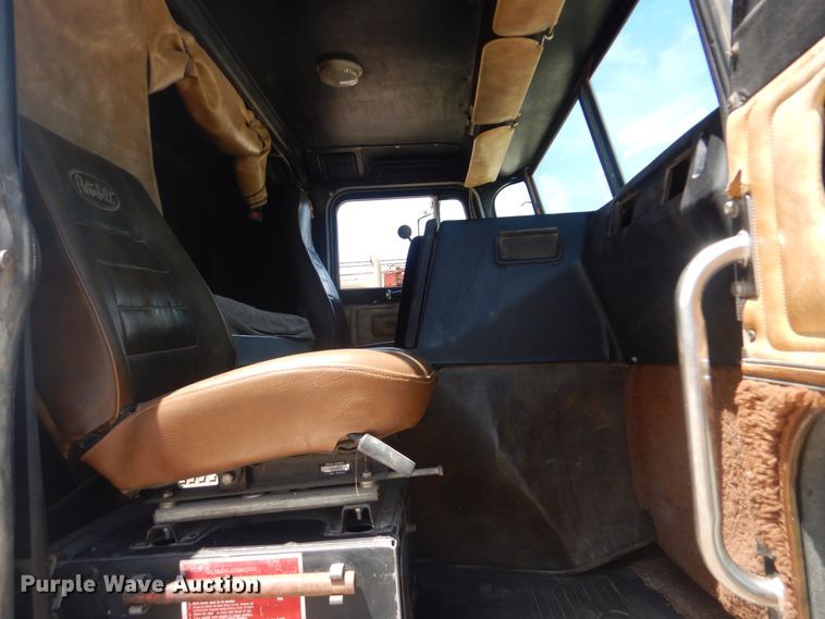 image for item DI0283 1990 Peterbilt 362  truck cab and chassis