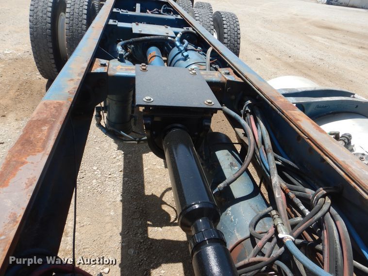 image for item DI0283 1990 Peterbilt 362  truck cab and chassis