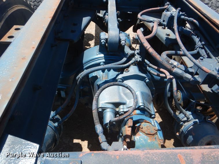 image for item DI0283 1990 Peterbilt 362  truck cab and chassis