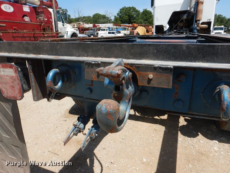 image for item DI0283 1990 Peterbilt 362  truck cab and chassis