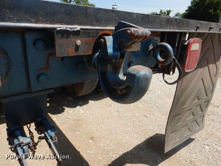 image for item DI0283 1990 Peterbilt 362  truck cab and chassis