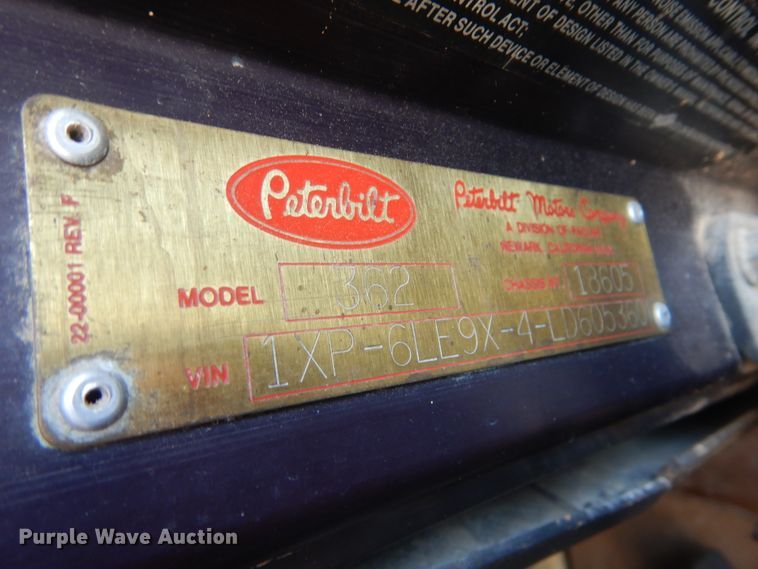 image for item DI0283 1990 Peterbilt 362  truck cab and chassis