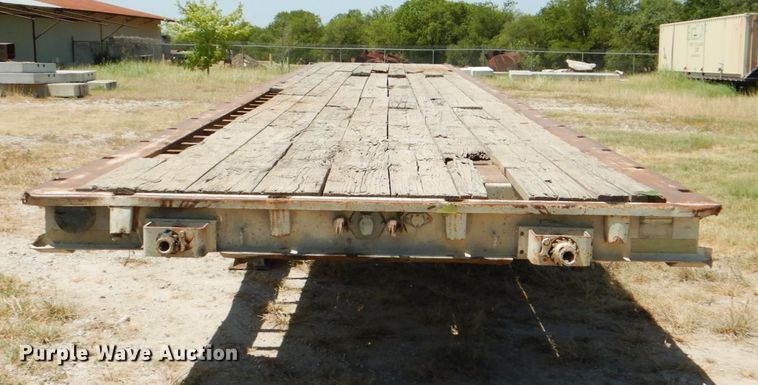 image for item DJ0749 1982 Trailmobile W71U flatbed trailer