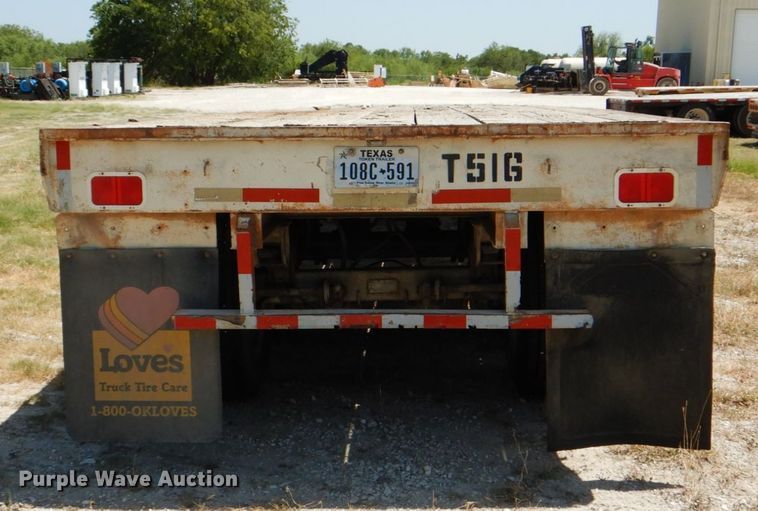 image for item DJ0749 1982 Trailmobile W71U flatbed trailer