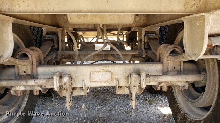 image for item DJ0749 1982 Trailmobile W71U flatbed trailer