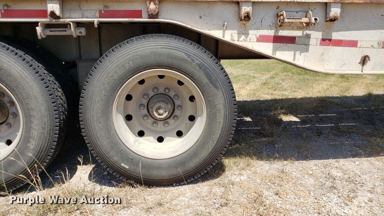 image for item DJ0749 1982 Trailmobile W71U flatbed trailer