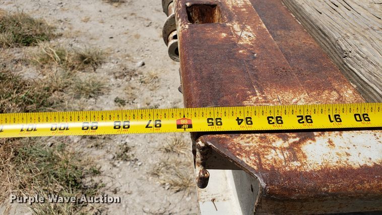 image for item DJ0749 1982 Trailmobile W71U flatbed trailer