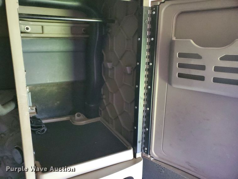 image for item DJ3166 2015 Freightliner Cascadia  semi truck