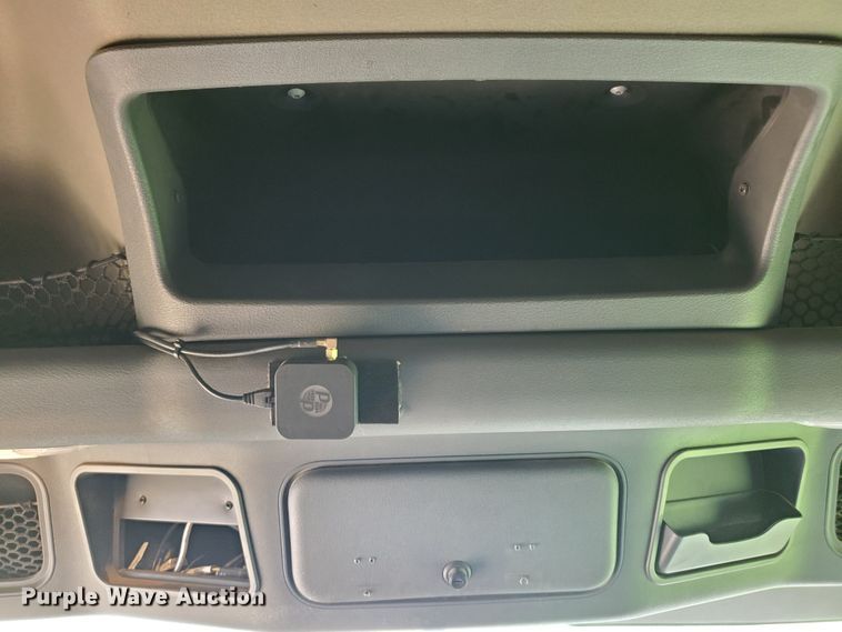 image for item DJ3166 2015 Freightliner Cascadia  semi truck