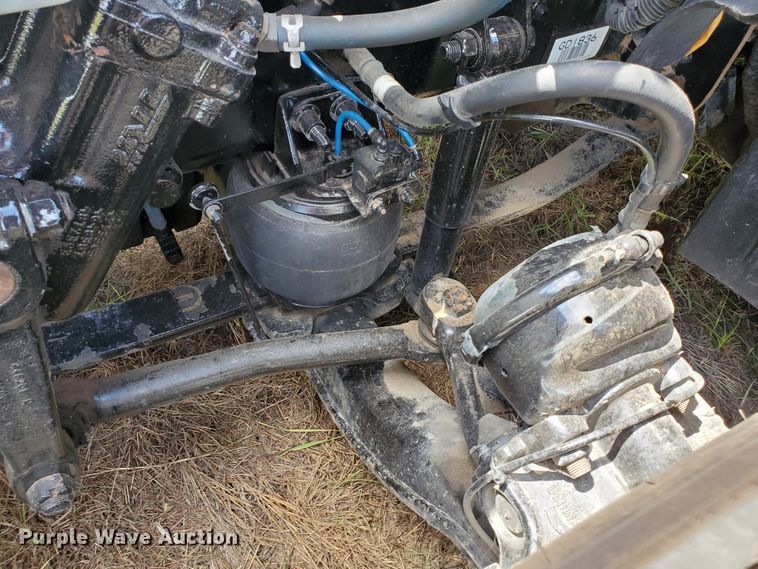 image for item DJ3166 2015 Freightliner Cascadia  semi truck