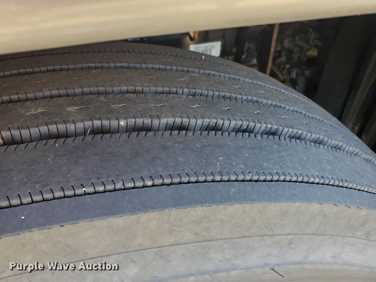 image for item DJ3166 2015 Freightliner Cascadia  semi truck