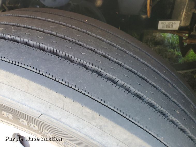 image for item DJ3166 2015 Freightliner Cascadia  semi truck