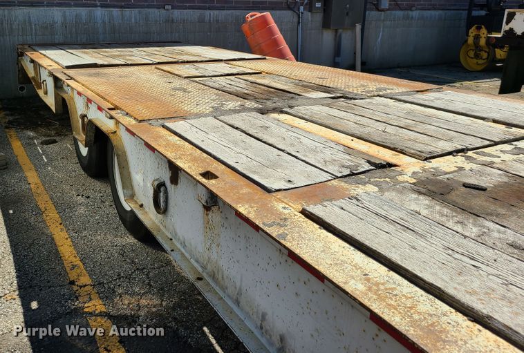 image for item EL9888 1985 Trail King TK70HT drop deck equipment trailer